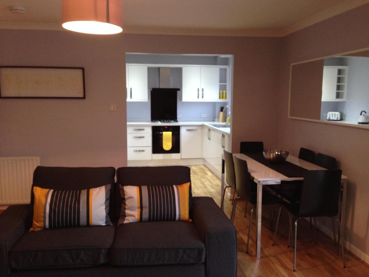 Flat Three, 212 Eaglesham Road, East Kilbride, Glasgow מראה חיצוני תמונה